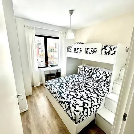 Apartment New, Modern & In New Bazaar Tirana