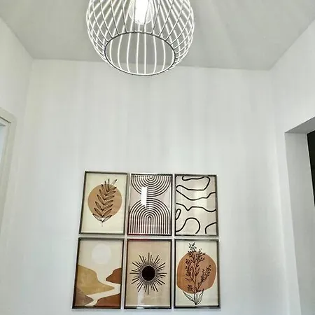 New, Modern & In New Bazaar Apartman